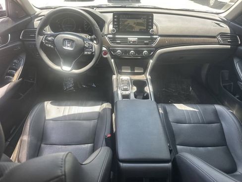 Used 2019 Honda Accord Touring image 16