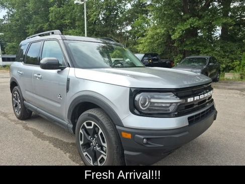 Used 2023 Ford Bronco Sport Outer Banks w/ Tech Package AWD/4WD image 2