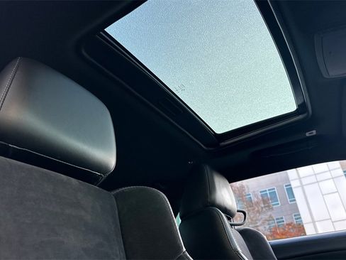 Used 2022 Dodge Challenger R/T w/ Plus Package image 16