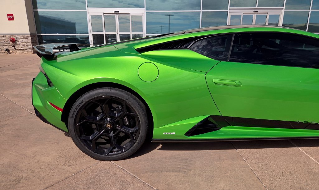 Used 2024 Lamborghini Huracan Tecnica RWD image 9