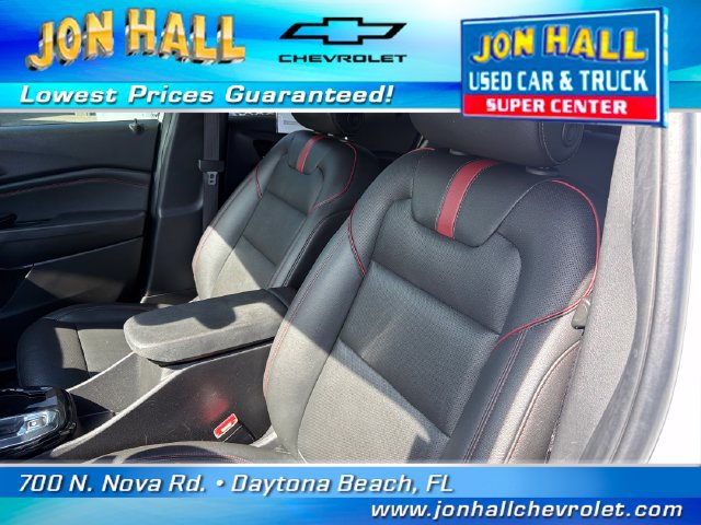 Used 2025 Chevrolet Trax RS w/ Driver Confidence Package FWD image 17
