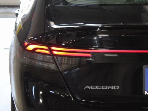 Used 2025 Honda Accord Sport image 39