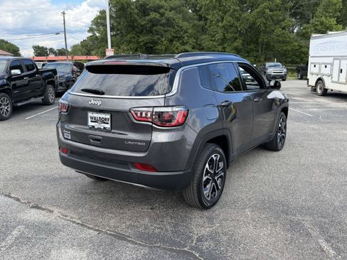 Used 2023 Jeep Compass Limited AWD/4WD image 2