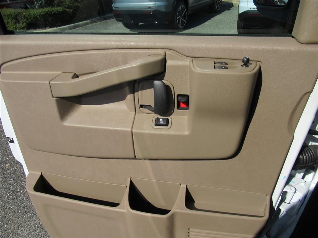 New 2026 Chevrolet Express 2500 Extended RWD image 20