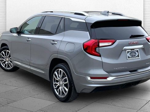Used 2024 GMC Terrain Denali w/ Denali Premium Package AWD/4WD image 10
