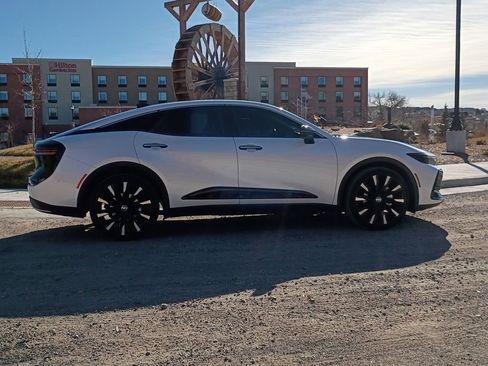 Used 2024 Toyota Crown Platinum image 6