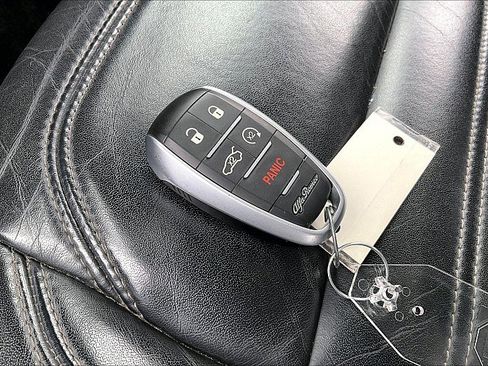 Used 2019 Alfa Romeo Stelvio Ti Lusso w/ Quick Order Package 22X Lusso image 10