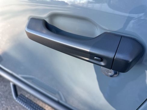 Used 2025 Jeep Wrangler Rubicon image 13