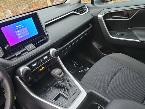 Used 2023 Toyota RAV4 LE image 22