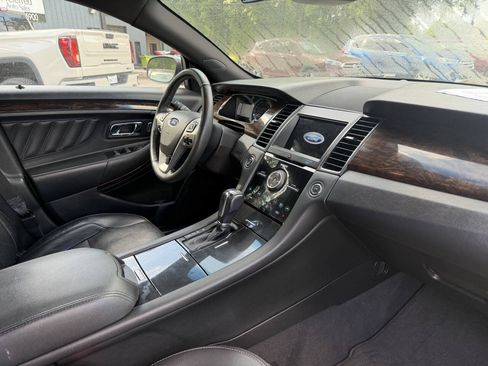 Used 2019 Ford Taurus Limited FWD image 7