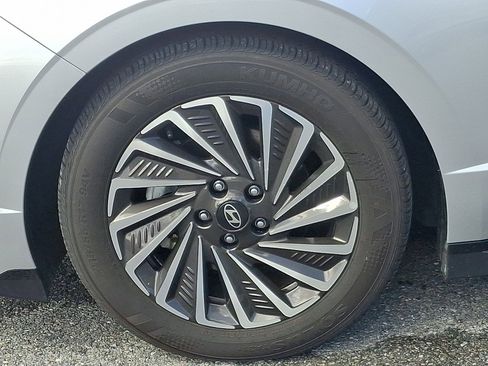 Certified 2025 Hyundai Sonata SEL image 6