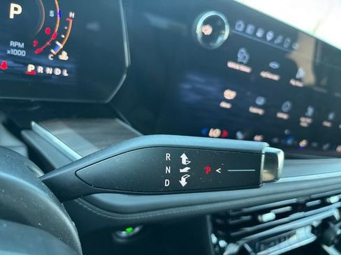 Certified 2025 Chevrolet Tahoe LT AWD/4WD image 21