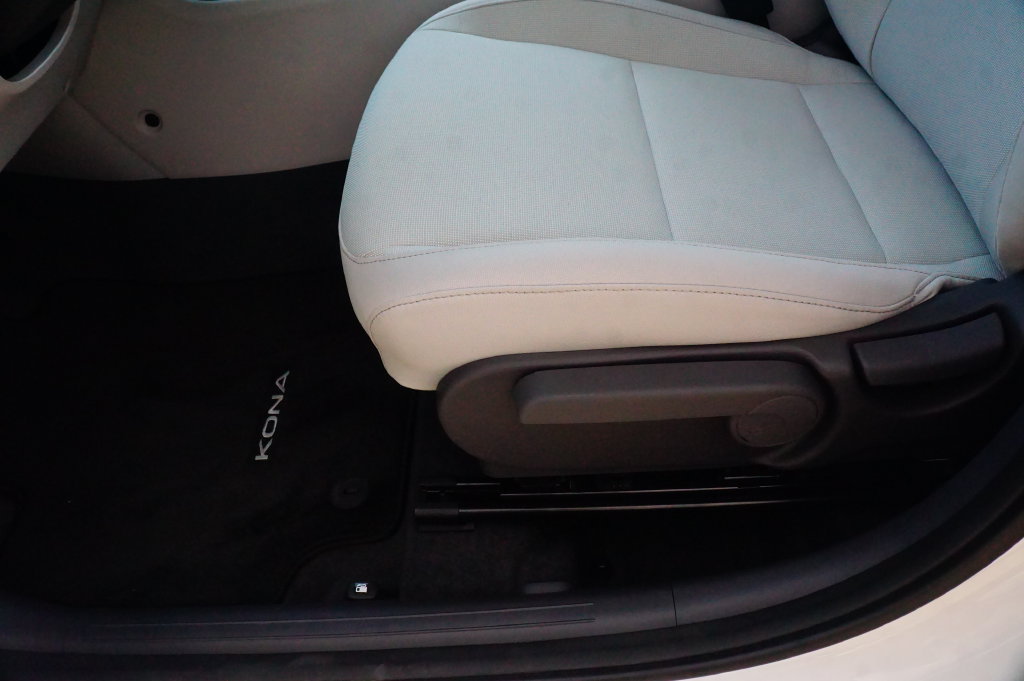New 2027 Hyundai Kona SE FWD image 16