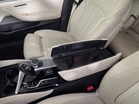 Used 2019 BMW M550i xDrive w/ Dynamic Handling Package AWD/4WD image 20