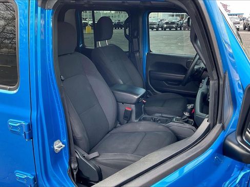 Used 2023 Jeep Gladiator Sport w/ Trailer Tow Package image 8