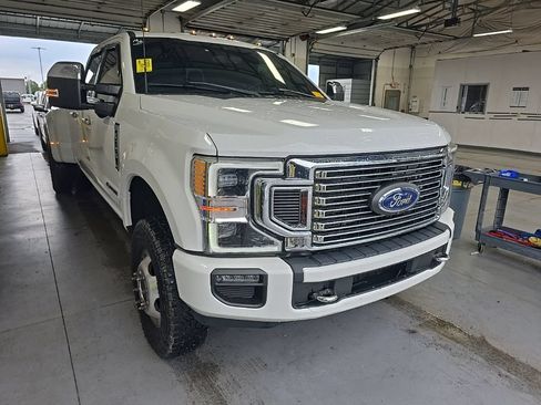 Used 2022 Ford F350 Platinum w/ FX4 Off-Road Package AWD/4WD image 1