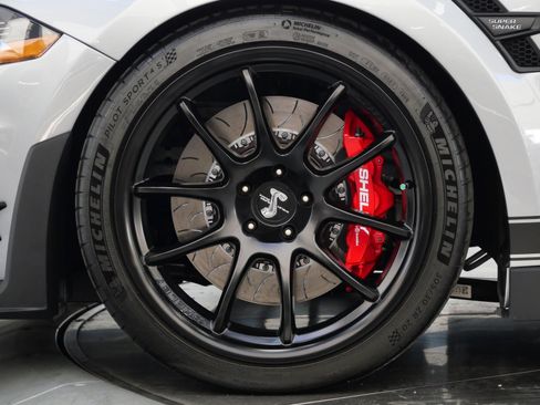 Used 2021 Ford Mustang GT Premium w/ GT Performance Package RWD image 11