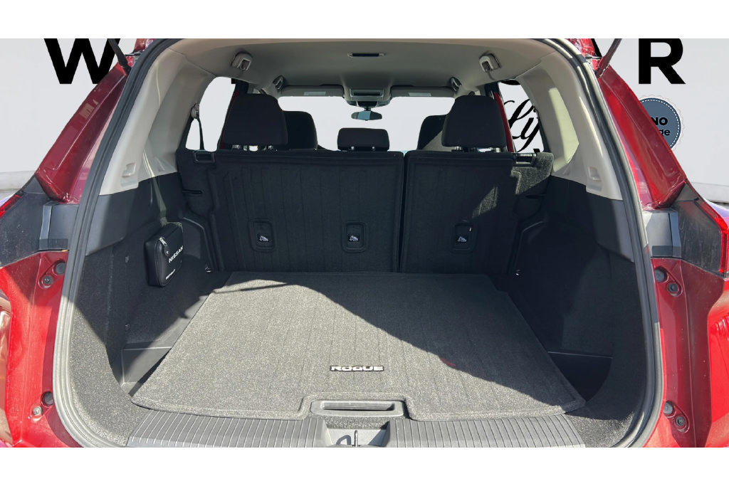 Used 2025 Nissan Rogue S FWD image 12