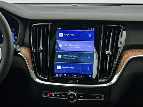 Certified 2024 Volvo V60 B5 Cross Country Plus image 14