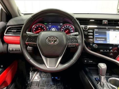 Used 2019 Toyota Camry XSE image 5