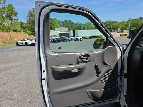 Used 2001 Ford F150 XL image 16