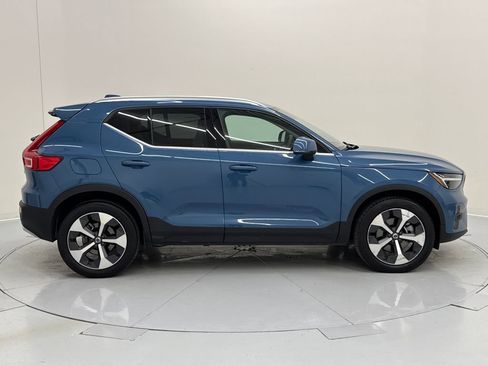 Used 2023 Volvo XC40 B5 Plus w/ Driver Assist Package image 7