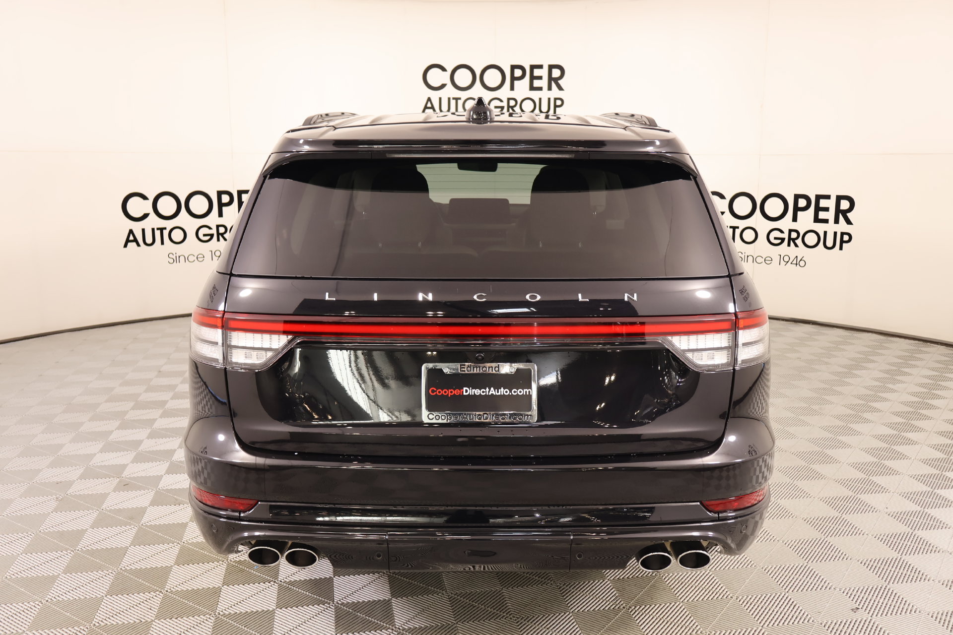 Used 2025 Lincoln Aviator 2WD w/ Jet Appearance Package image 24