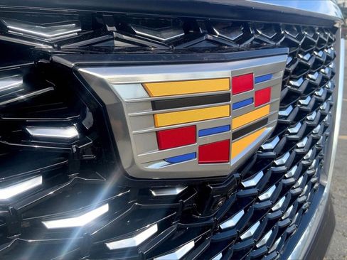 New 2026 Cadillac Escalade 4WD w/ LPO, Floor Liner Package image 37