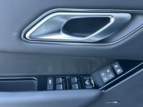 Used 2026 Land Rover Range Rover Velar S image 10