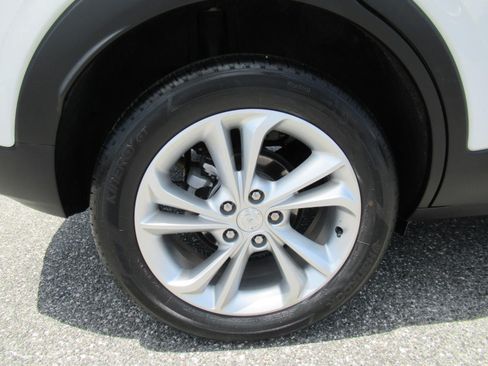Used 2023 Buick Encore GX Preferred w/ Cold Weather Comfort Package AWD/4WD image 8