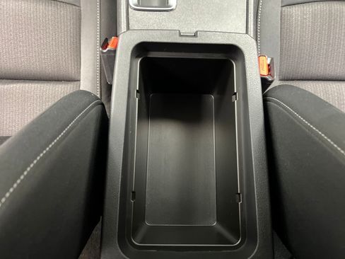 Used 2025 Nissan Altima 2.5 SV FWD image 34