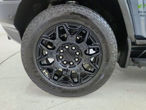 Used 2025 GMC Hummer EV 3X w/ LPO, Illumination Package AWD/4WD image 59
