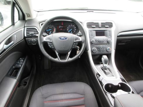 Used 2016 Ford Fusion SE w/ Equipment Group 201A image 14