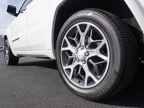 Used 2020 Jeep Grand Cherokee Overland image 6