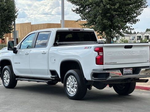 Used 2024 Chevrolet Silverado 2500 LT AWD/4WD image 6