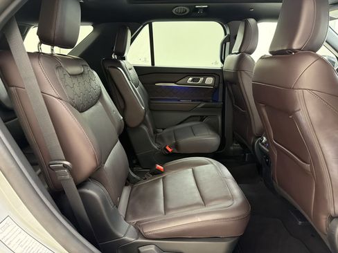 Certified 2025 Ford Explorer Platinum w/ LUX Leather Package AWD/4WD image 32