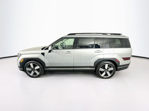 Used 2025 Hyundai Santa Fe Limited FWD image 4