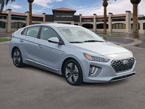 Used 2020 Hyundai Ioniq SEL FWD image 2