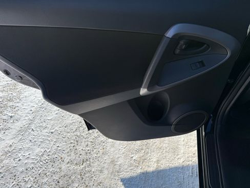 Used 2006 Toyota RAV4 Sport image 18