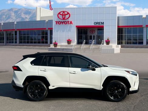 Used 2023 Toyota RAV4 XSE AWD/4WD image 3