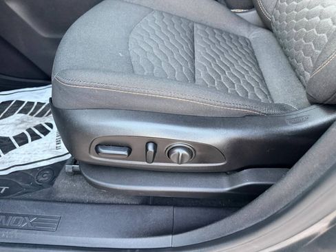 Used 2018 Chevrolet Equinox LT FWD image 19