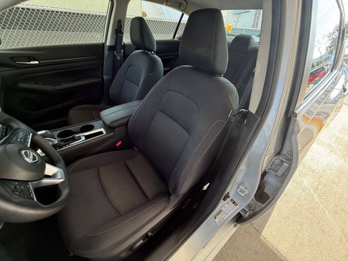 Used 2025 Nissan Altima 2.5 SV FWD image 36