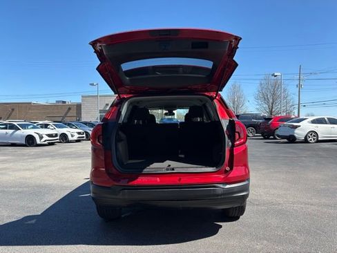 Used 2023 GMC Terrain SLE w/ Driver Convenience Package image 8