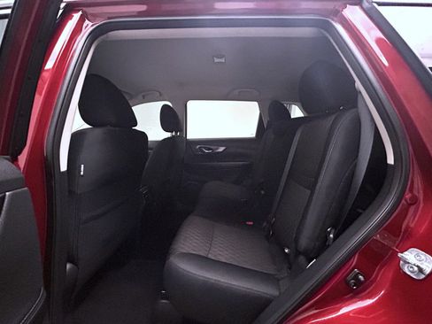 Used 2019 Nissan Rogue SV AWD/4WD image 19