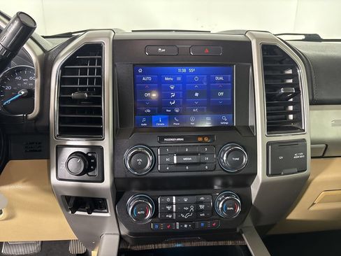 Used 2021 Ford F350 Lariat w/ Lariat Value Package AWD/4WD image 18