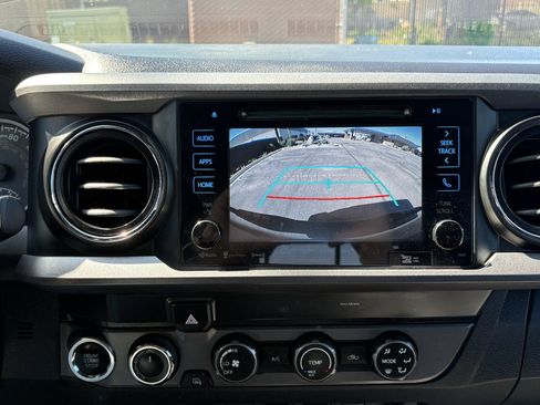 Used 2019 Toyota Tacoma TRD Off-Road AWD/4WD image 16