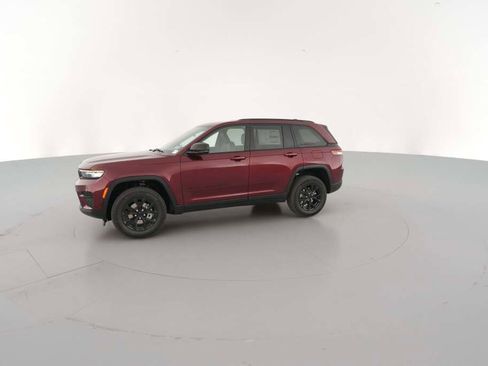 New 2025 Jeep Grand Cherokee Altitude image 5
