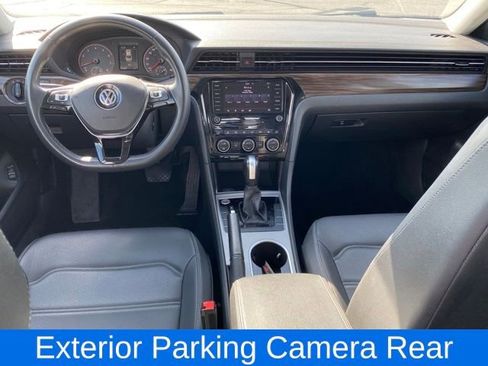 Used 2022 Volkswagen Passat 2.0T image 6