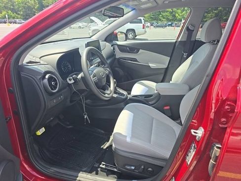 Used 2023 Hyundai Kona SEL FWD image 6