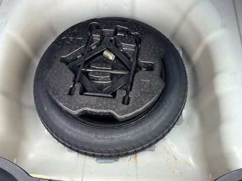 Used 2021 Hyundai Elantra SE image 41